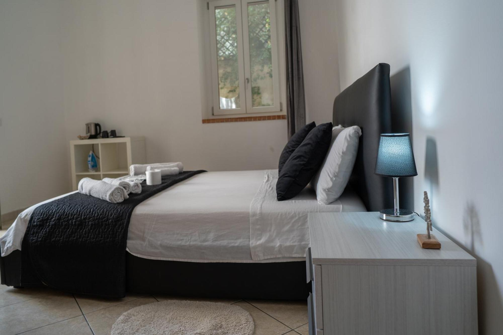 Bed and Breakfast Whitehouse Лечче Экстерьер фото